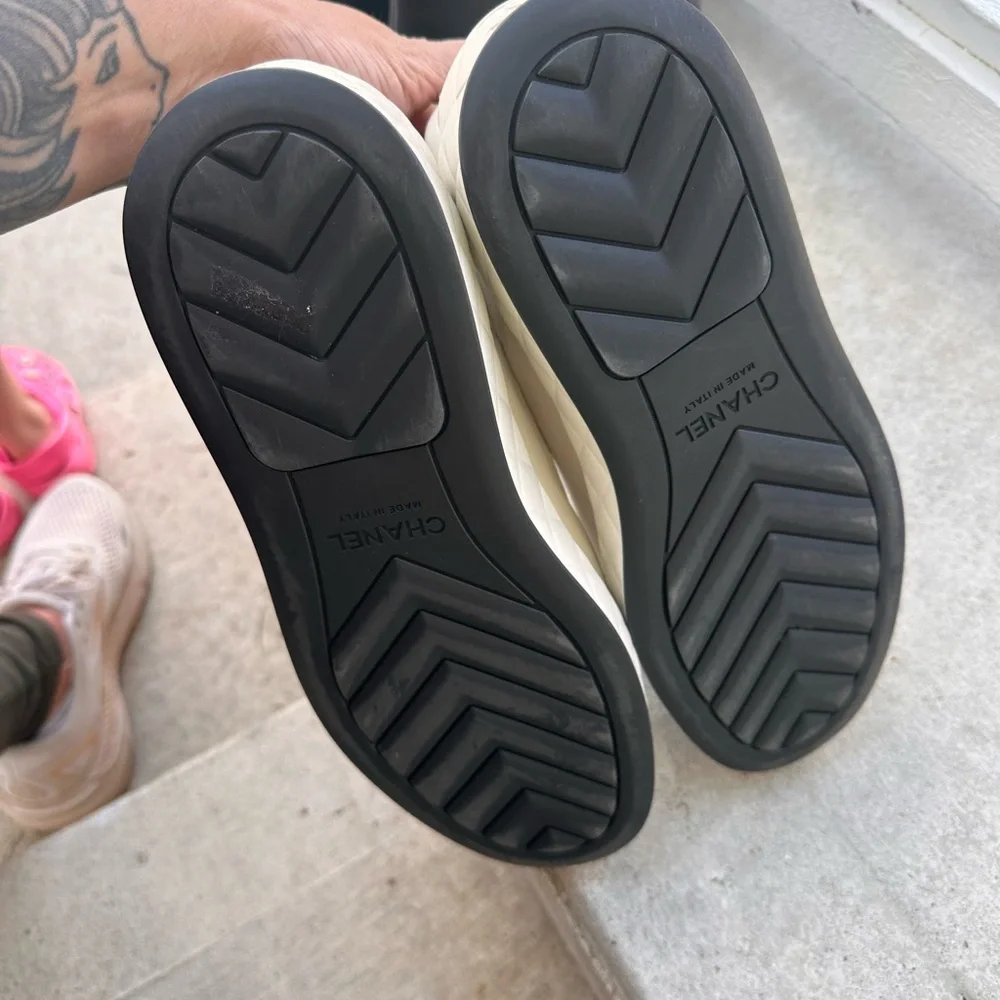 Chanel White and Black Leather Sneakers - Picture 8 of 16